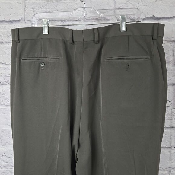 Claiborne Men's 40x30 PR Essentials Meru Classic Fit Pleated Dress Pant Cuffed - Picture 10 of 14